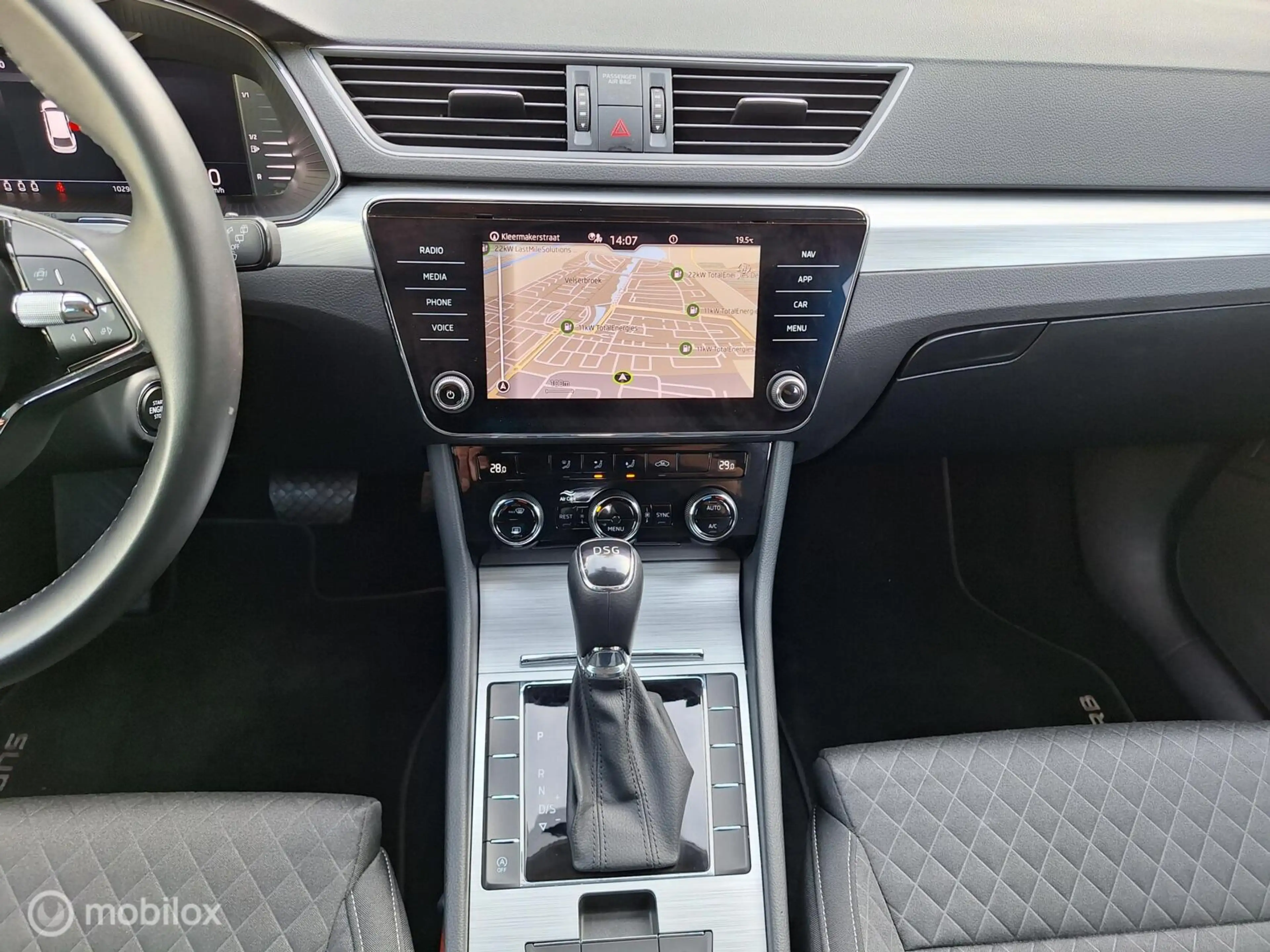 Skoda Superb COMBI 1.5 TSI ACT BUSINESS EDITION AUTOMAAT — photo 13