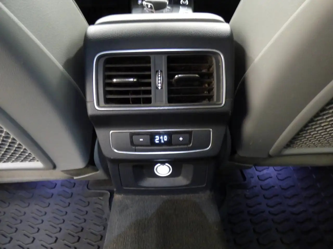 Audi Q5 снимка Audi Q5