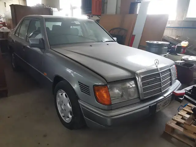 Mercedes-Benz 250