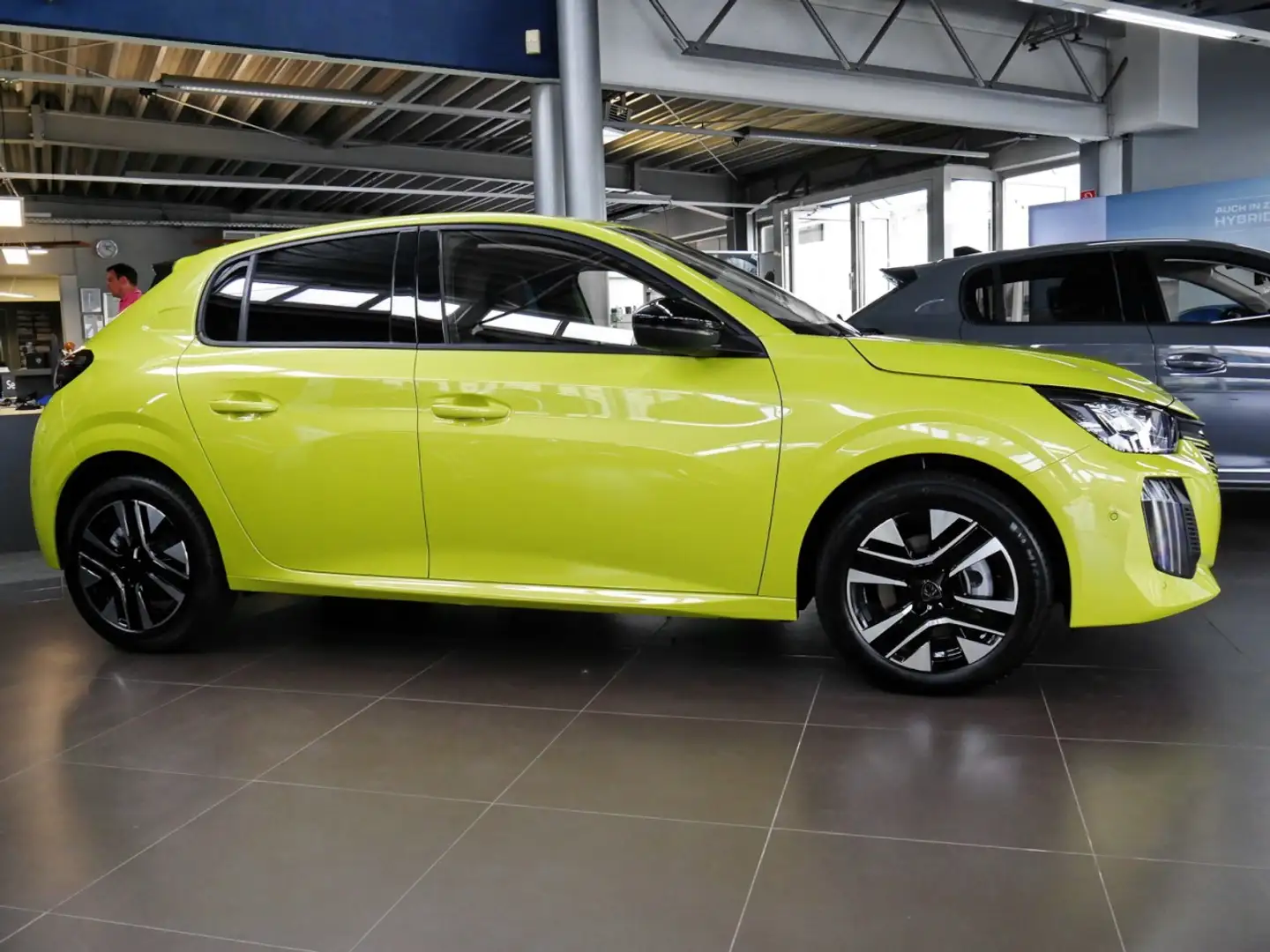 Peugeot 208 Allure 100 PT Klimaauto.+ACC+Navi+Sitzhzg. Klima Gelb - 2