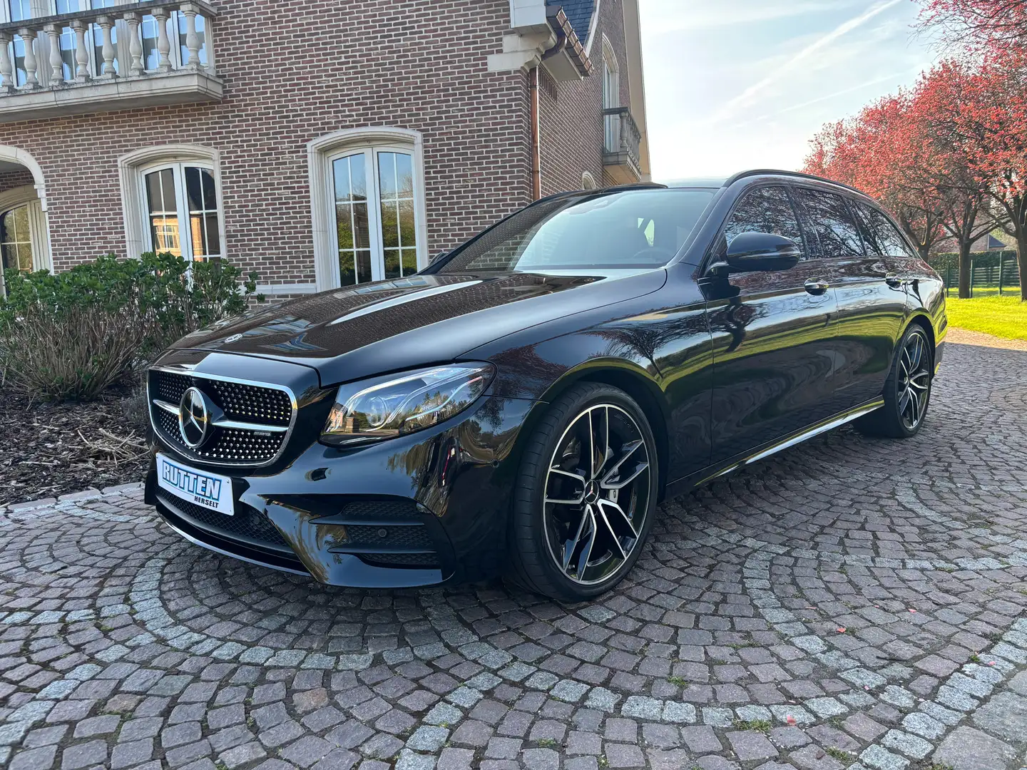 Mercedes-Benz E 53 AMG 4-Matic+ PANO LED Leder DISTRONIC Memory Keyless Zwart - 1