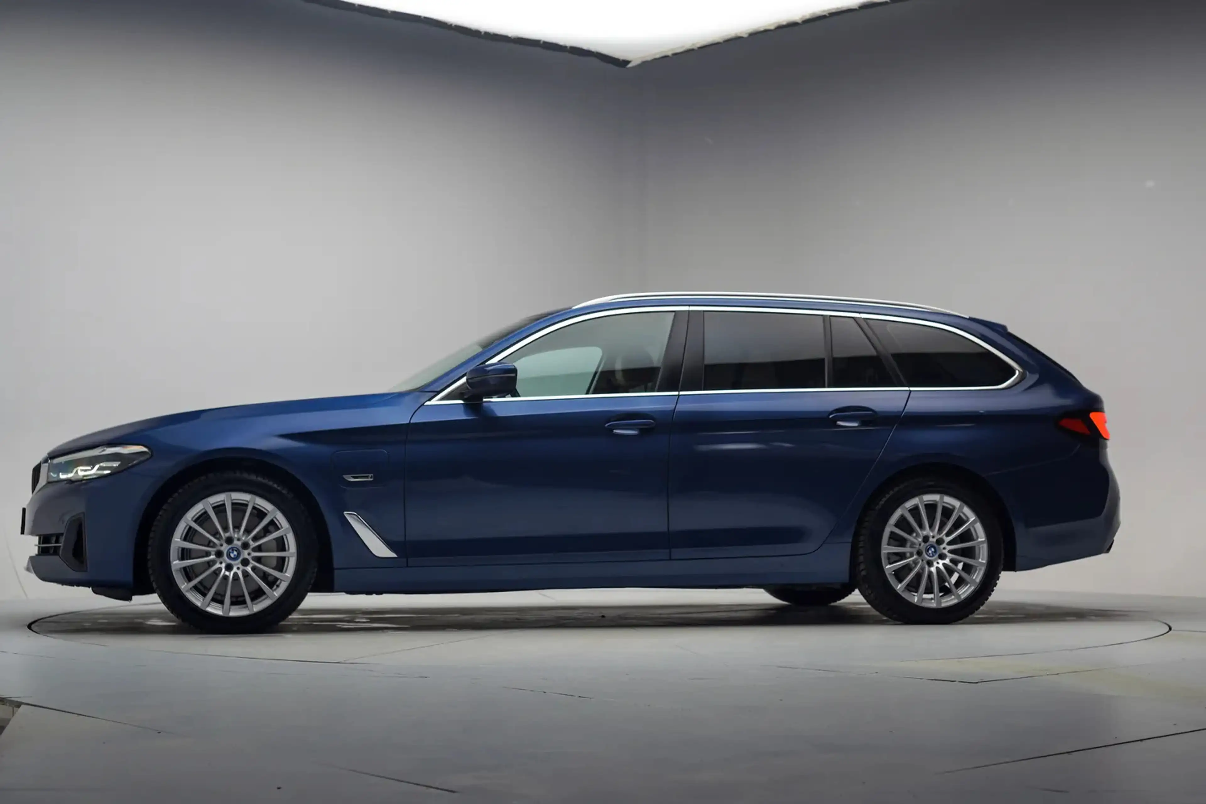 BMW 520 5-serie 520e Executive [ Leder Camera Apple/Androi — photo 2