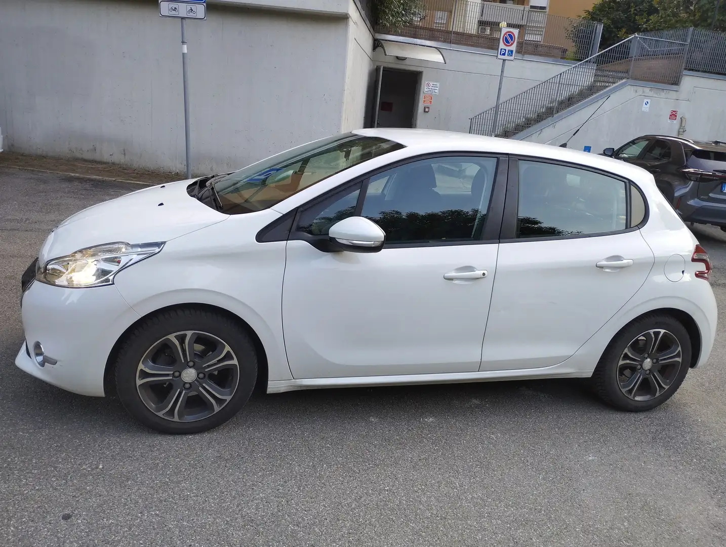 Peugeot 208 208 I 2012 5p 1.4 vti 16v Active gpl 95cv Wit - 2