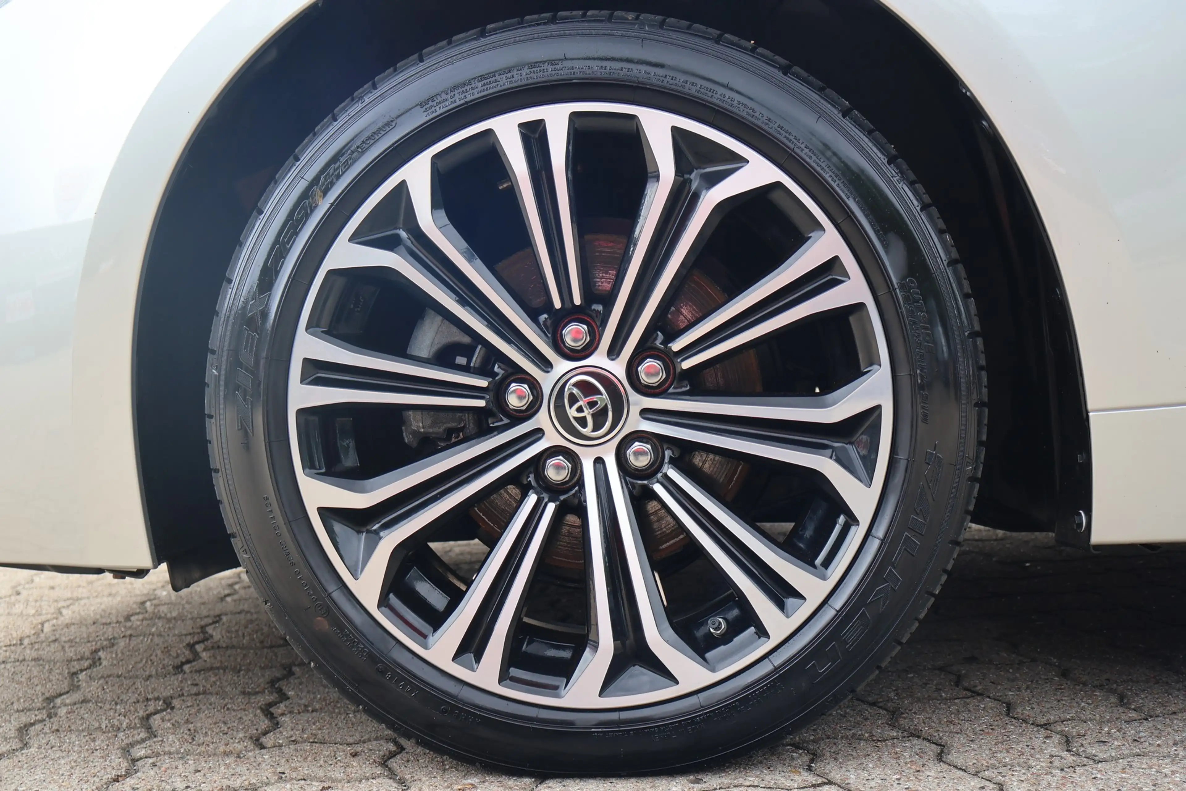 Toyota Corolla 1.8 Hybrid TS Sports Bi-LED Kamera AHK — photo 8