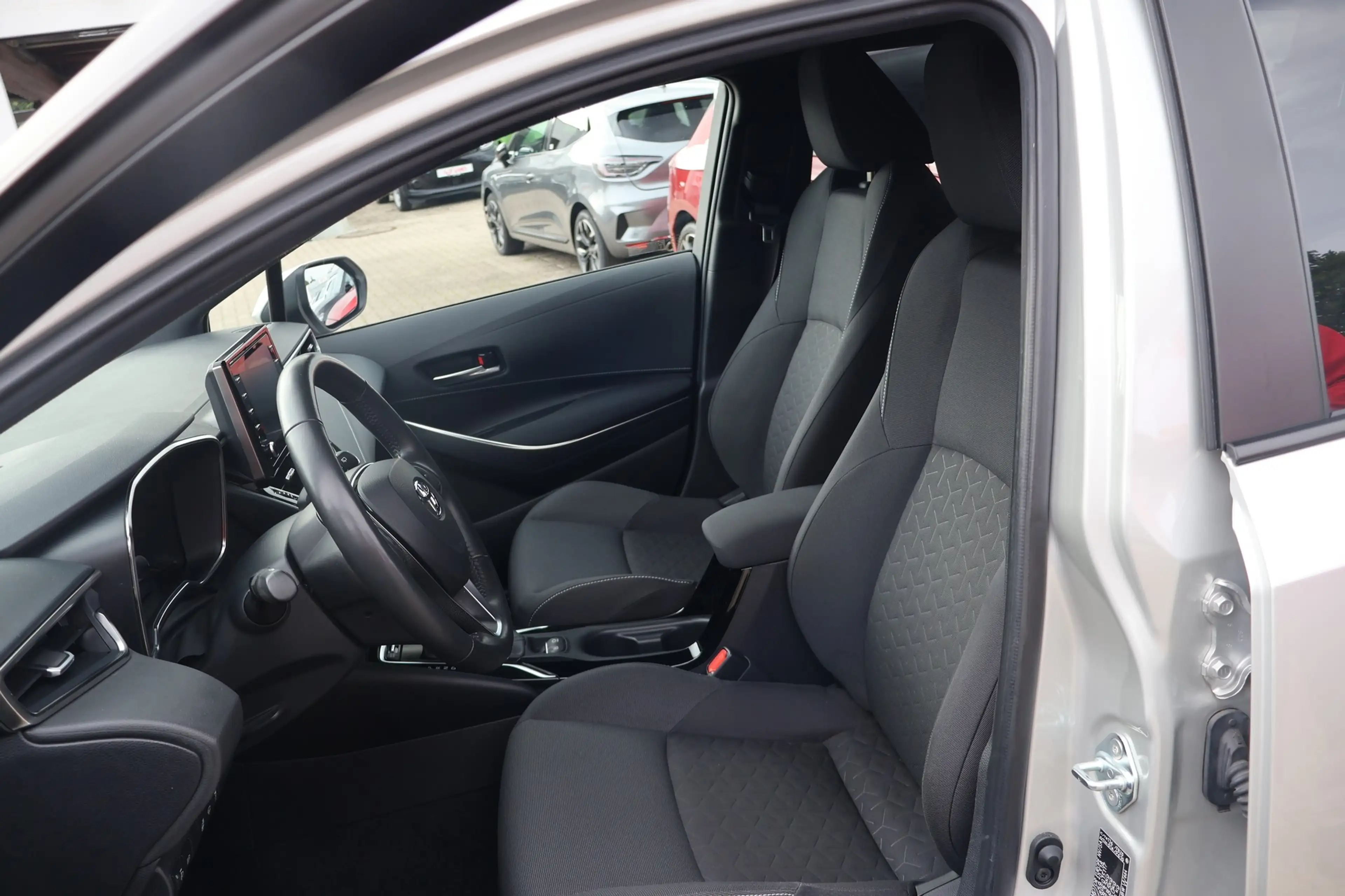 Toyota Corolla 1.8 Hybrid TS Sports Bi-LED Kamera AHK — photo 9