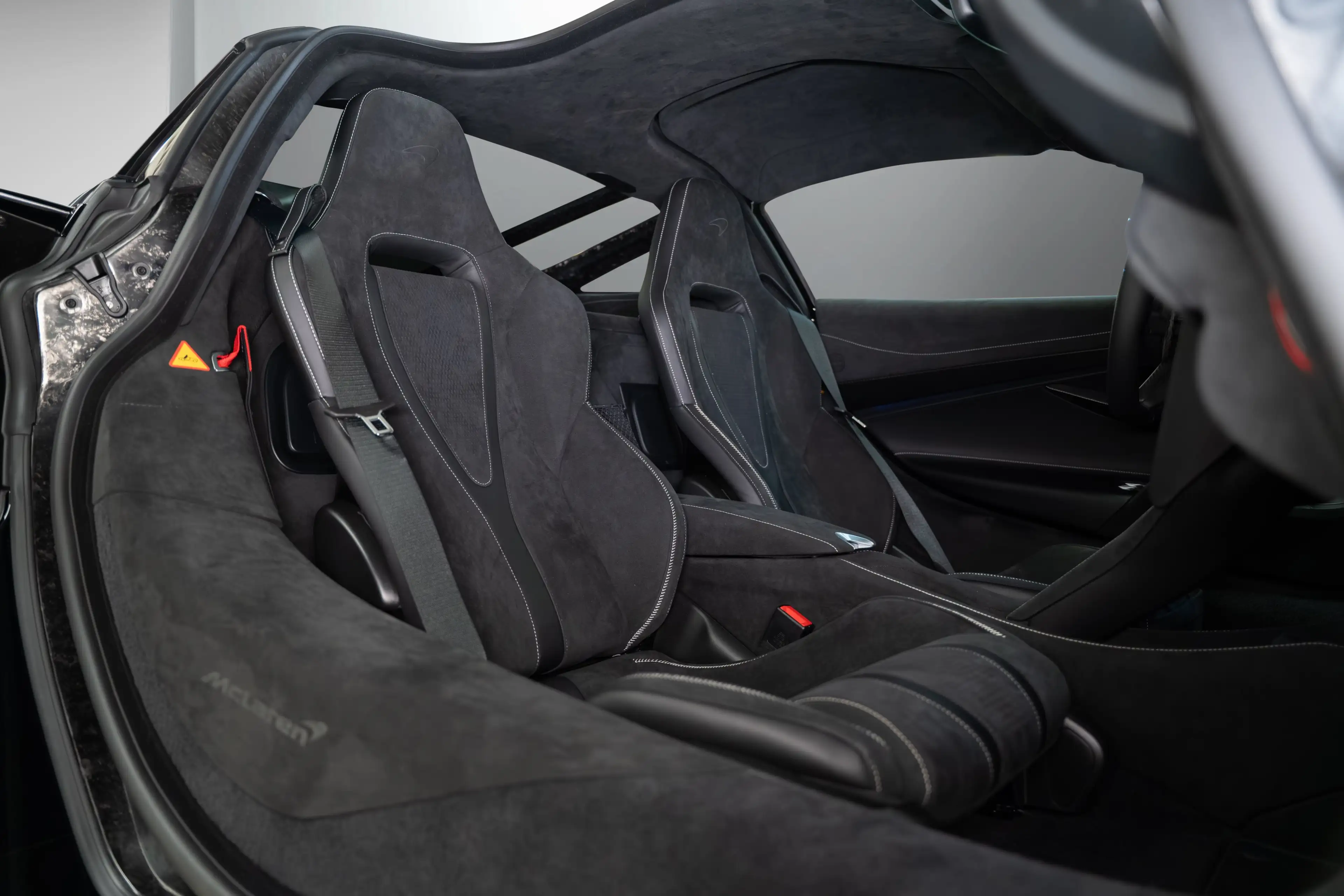 McLaren 600LT 750S MSO Paint I Black Pack I B&W — photo 15