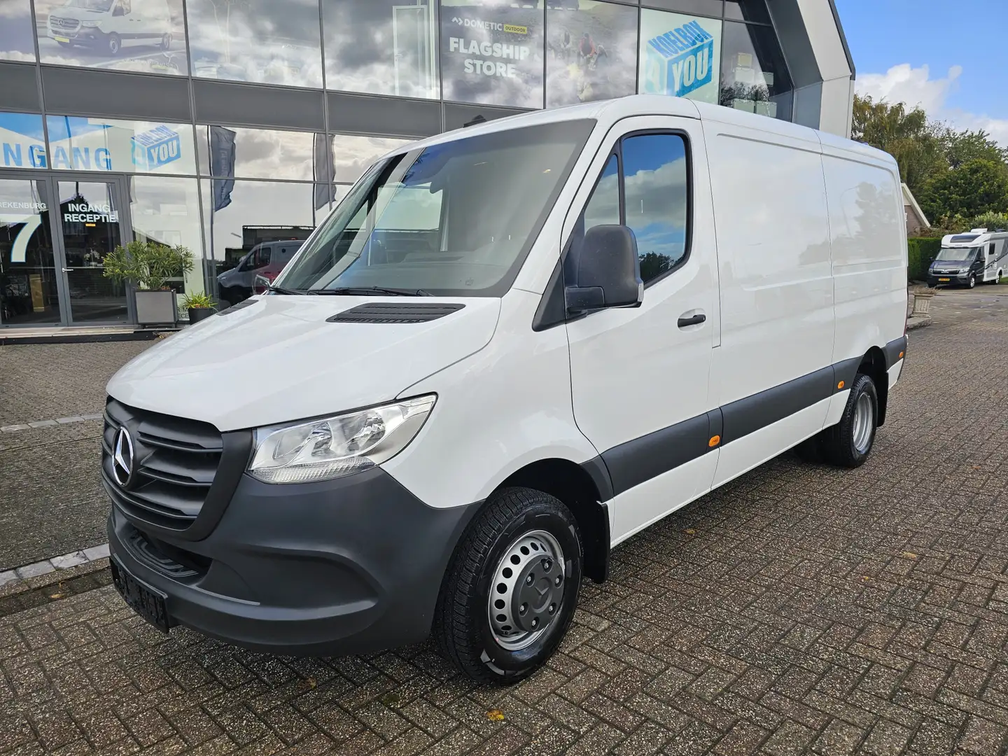 Mercedes-Benz Sprinter 517 CDI L2-H1 Handgeschakeld * Camera * Trekhaak 3 Weiß - 1
