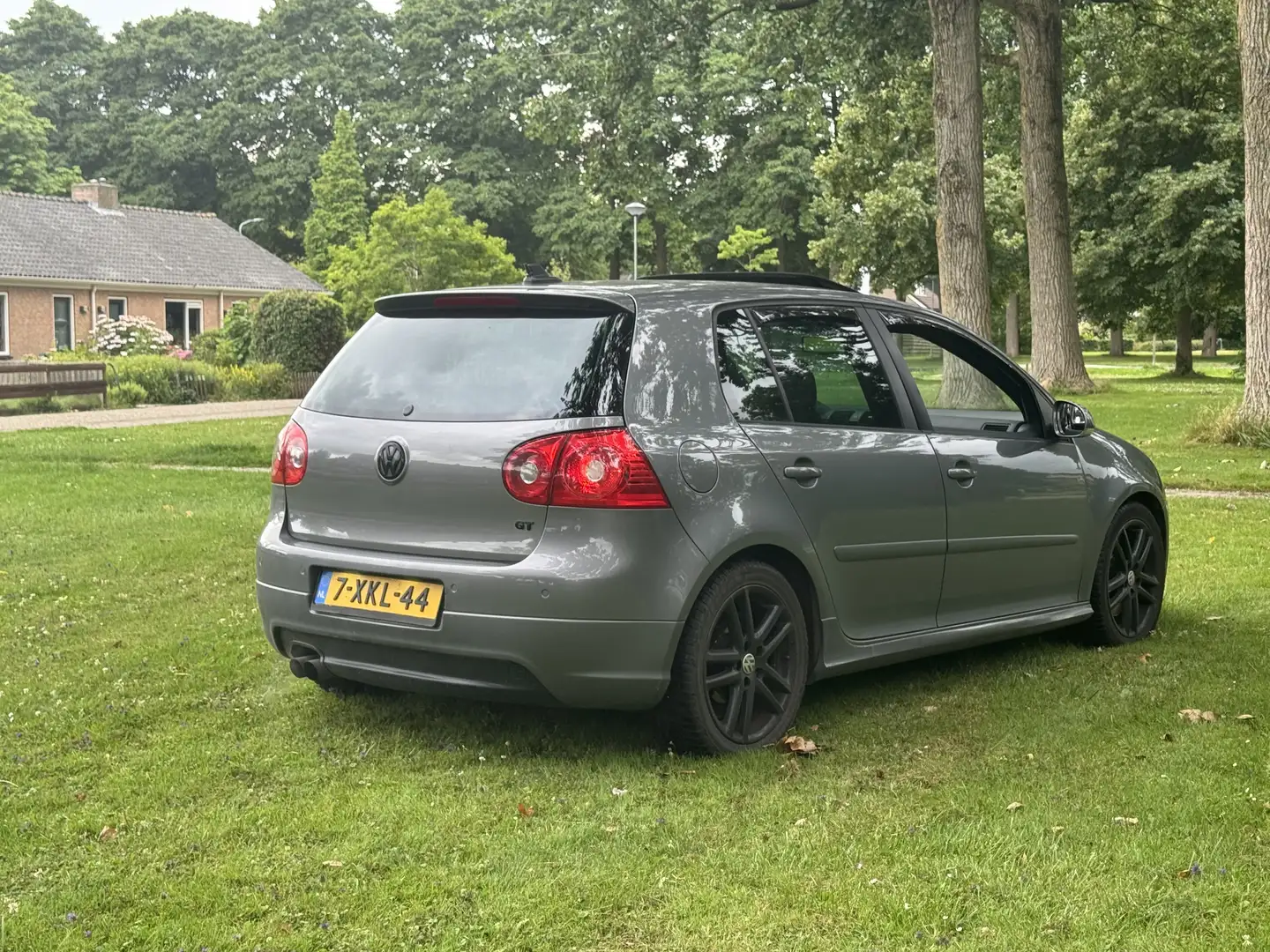 Volkswagen Golf 1.4 TSI GT Sport Grijs - 1