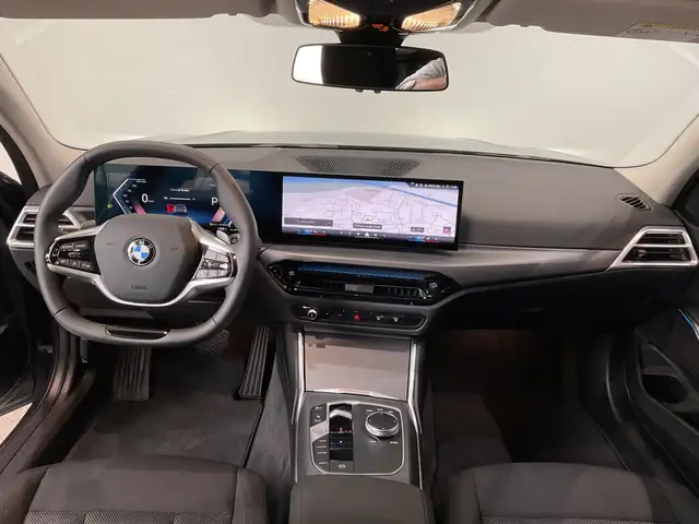BMW 3 Series view 3
