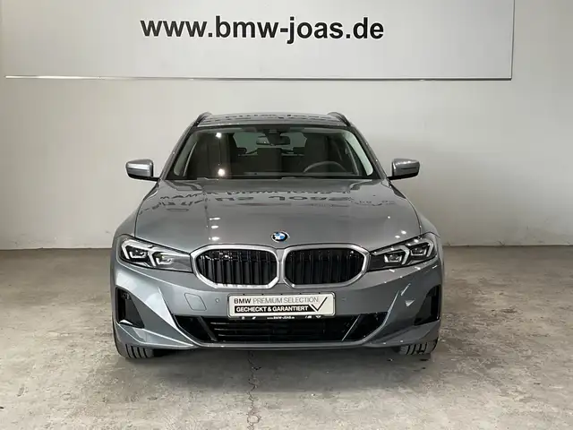 BMW 3 Series view 2