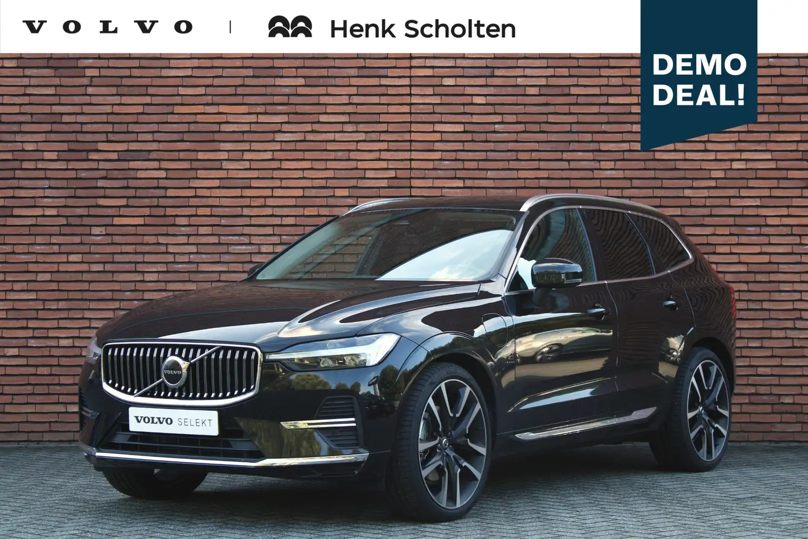 Volvo XC60 2.0 T6 AWD Essential Bright | Panoramisch Schuif-k Schwarz - 1