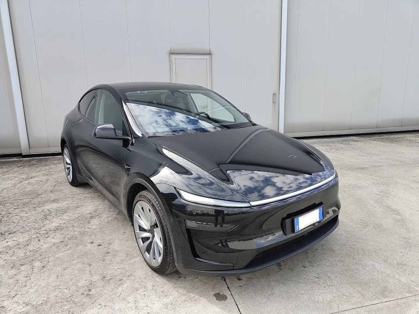 Tesla Model Y Long Range Launch Series awd Negro - 1