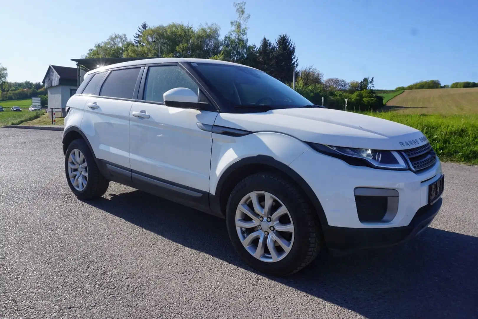 Land Rover Range Rover Evoque SE 2,0 eD4 e-Capability Weiß - 1