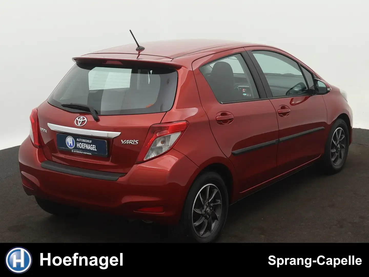 Toyota Yaris 1.0 VVT-i Aspiration | Airco | Camera | BlueTooth Rood - 2