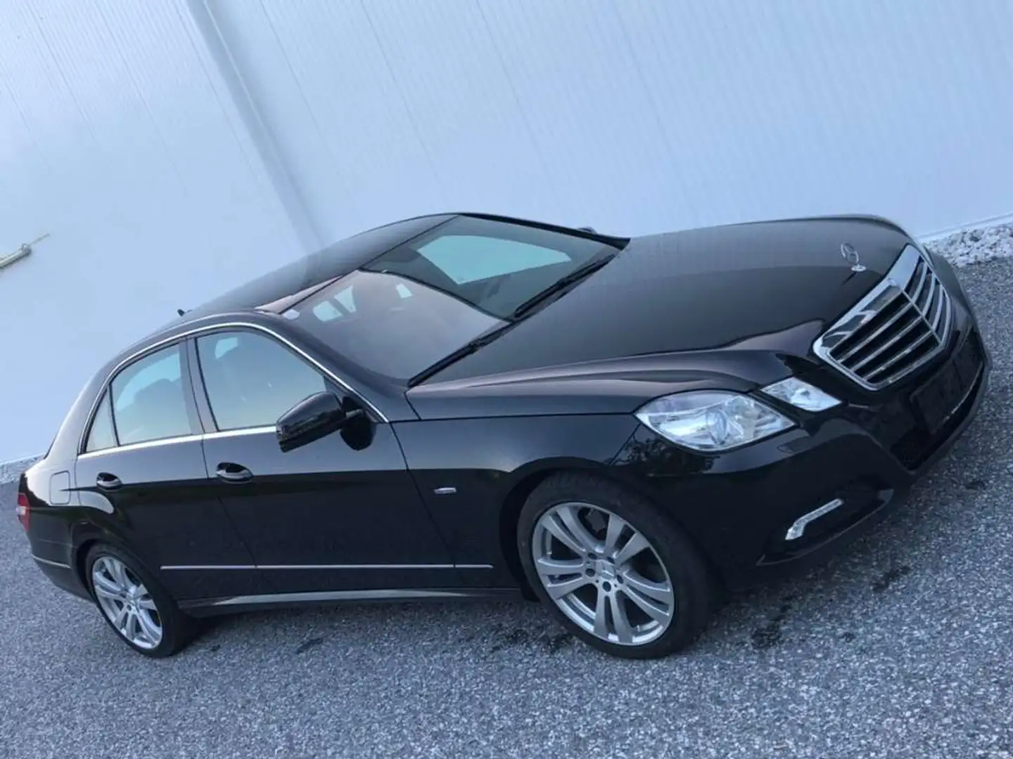 Mercedes-Benz E 350 E 350 Avantgarde BlueEfficiency CDI Aut. Avantgarde Schwarz - 1
