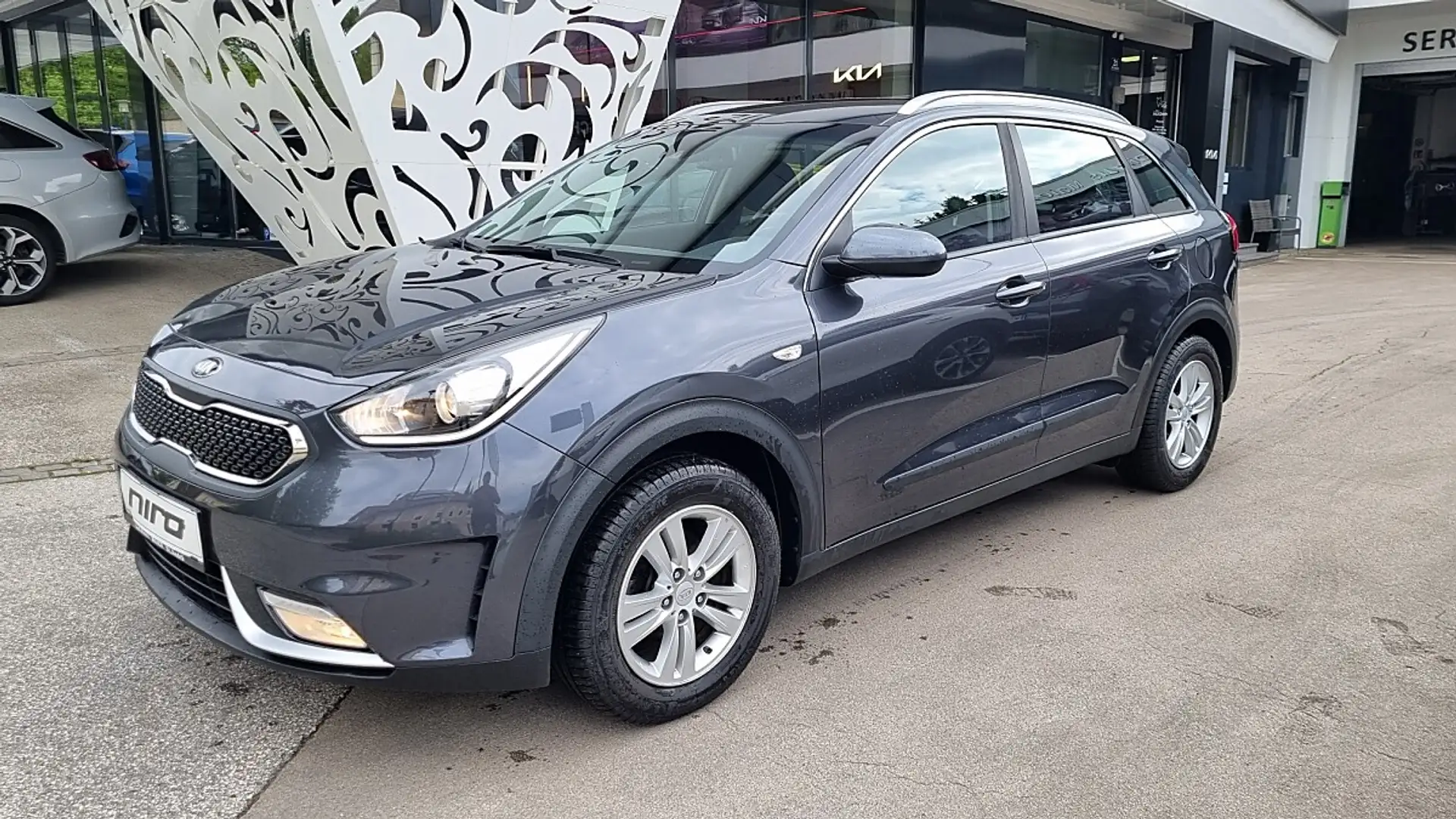 Kia Niro 1,6 GDI GPF Hybrid Silber DCT Aut. Grau - 1