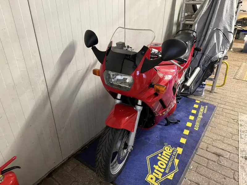 Suzuki GSX 600 - foto 2