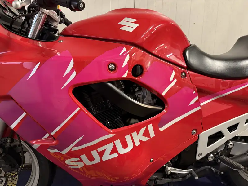 Suzuki GSX 600 - foto 5