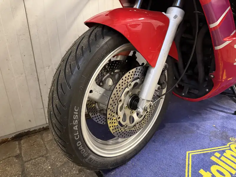 Suzuki GSX 600 - foto 3