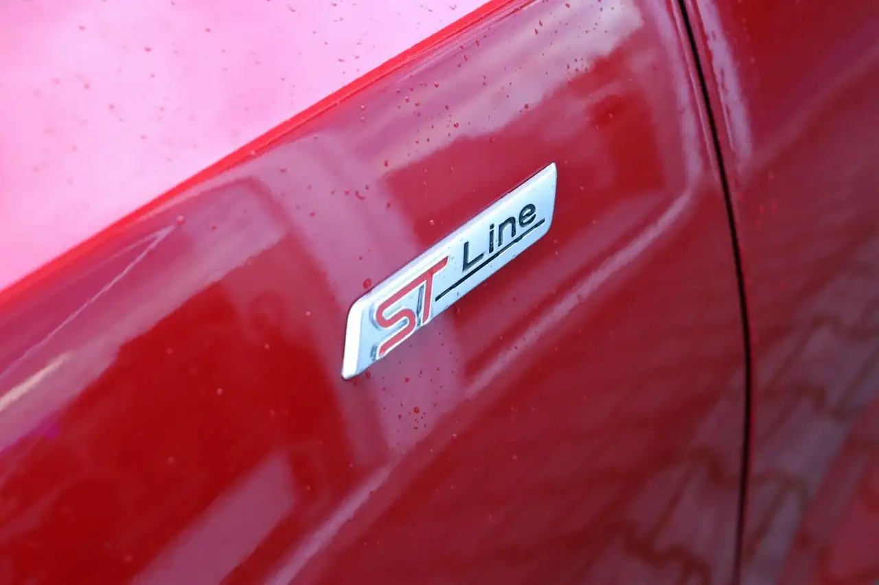 Ford Focus ST-Line X 1.0 B&O Matrix LED 4,99% FIN* 6