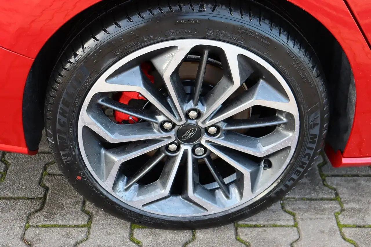Ford Focus ST-Line X 1.0 B&O Matrix LED 4,99% FIN* 3