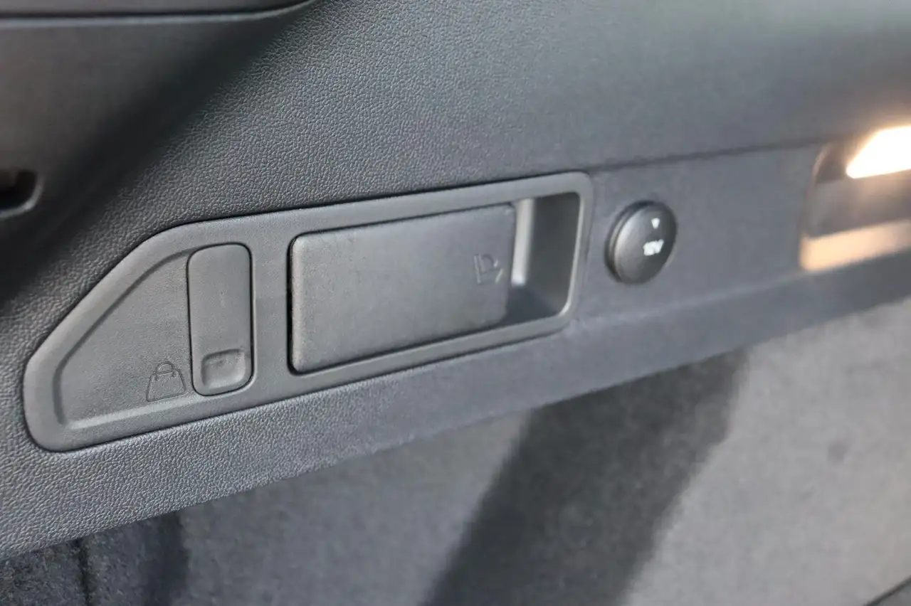 Ford Focus ST-Line X 1.0 B&O Matrix LED 4,99% FIN* 15