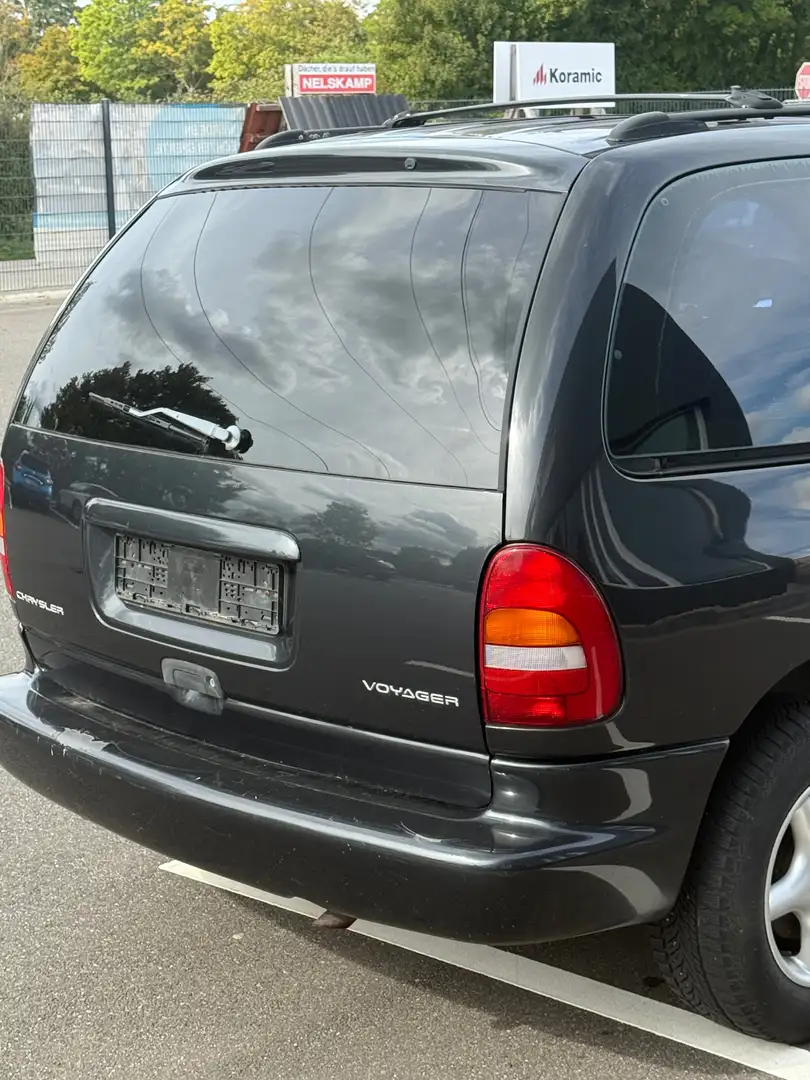 Chrysler Voyager Voyager 2.4 SE Schwarz - 2