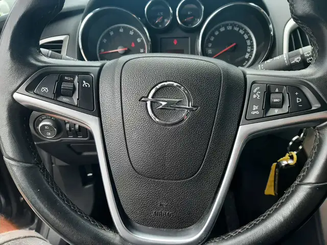 Opel Astra view 14