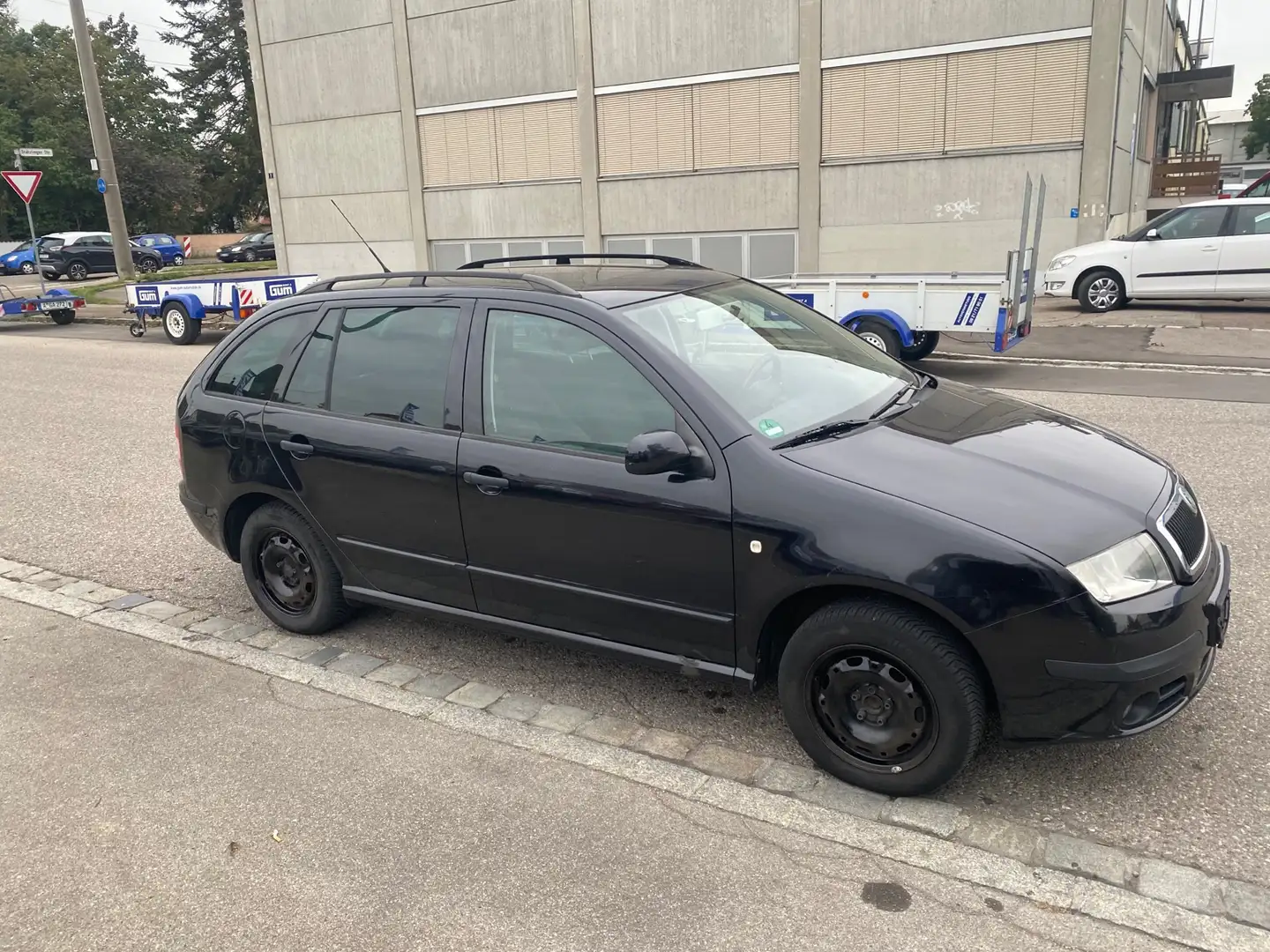 Skoda Fabia 1.4 16V Combi Ambiente Schwarz - 2
