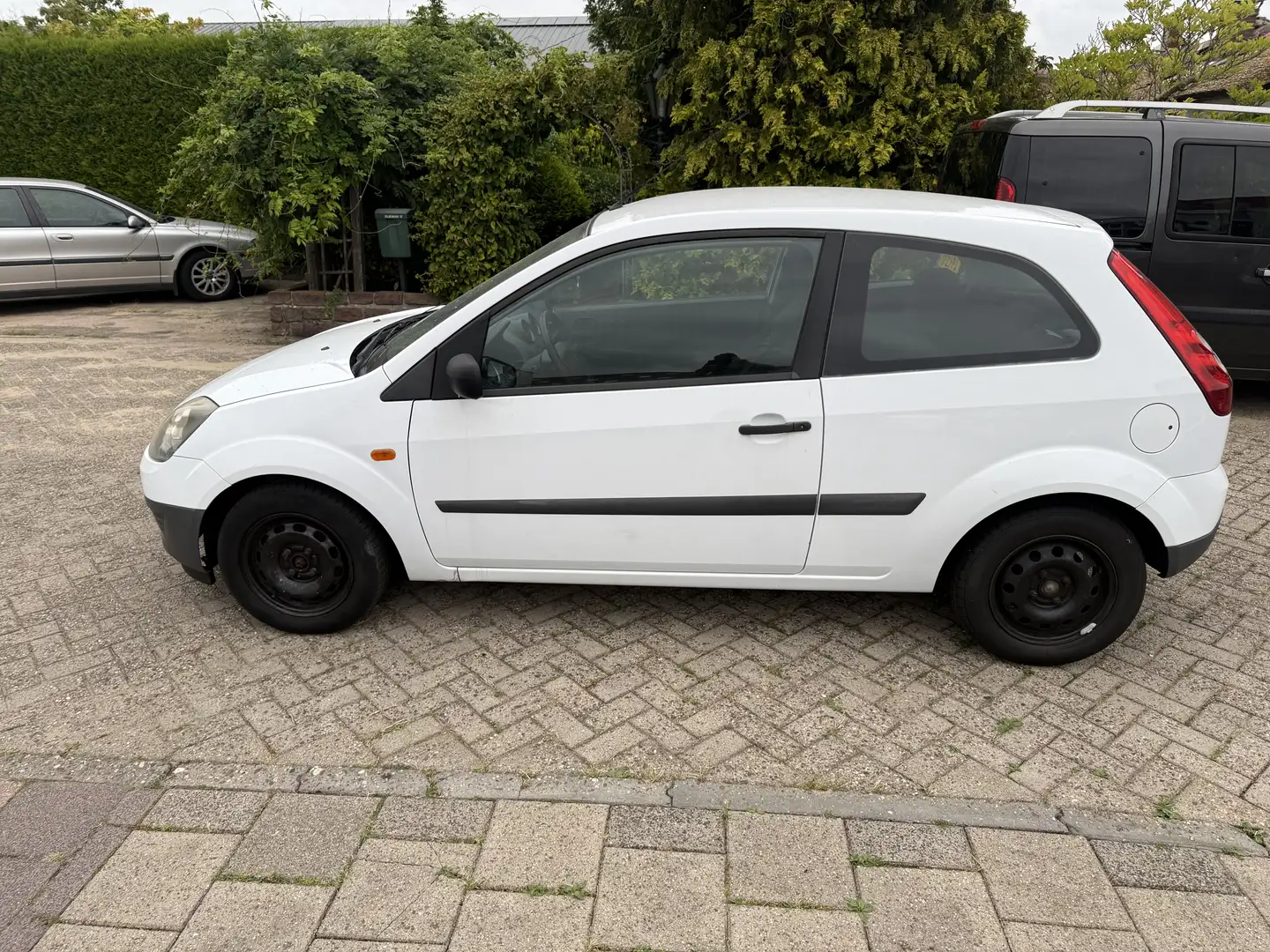 Ford Fiesta 1.4 TDCi Ambiente Wit - 2