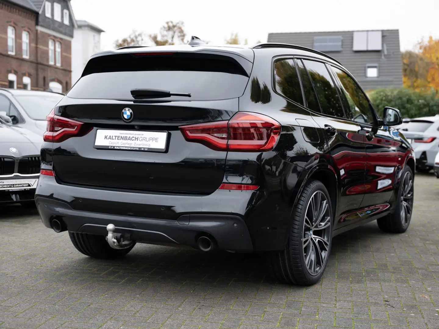 BMW X3 xDrive 30d M-Sport AHK HUD LED W-LAN NAVI Noir - 2