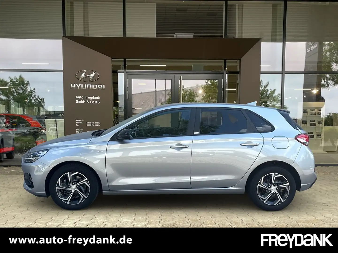 Hyundai i30 FL 1.5 T-GDi M/T 48V-Hybrid INTRO EDITION Silber - 2