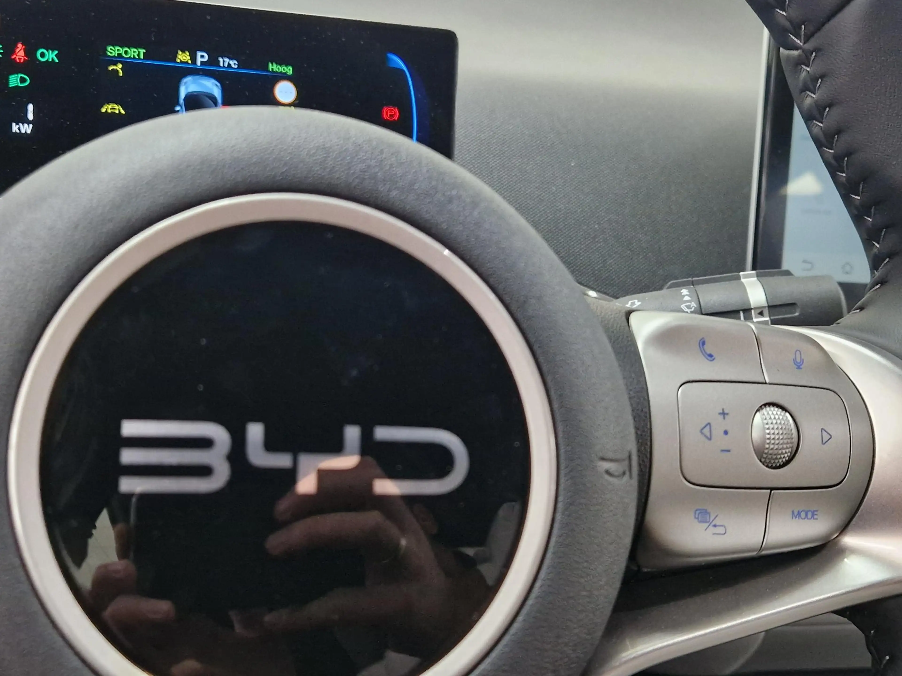 BYD Dolphin Surf Boost 43 kWh APPLE CARPLAY l ANDROID AUTO — photo 25