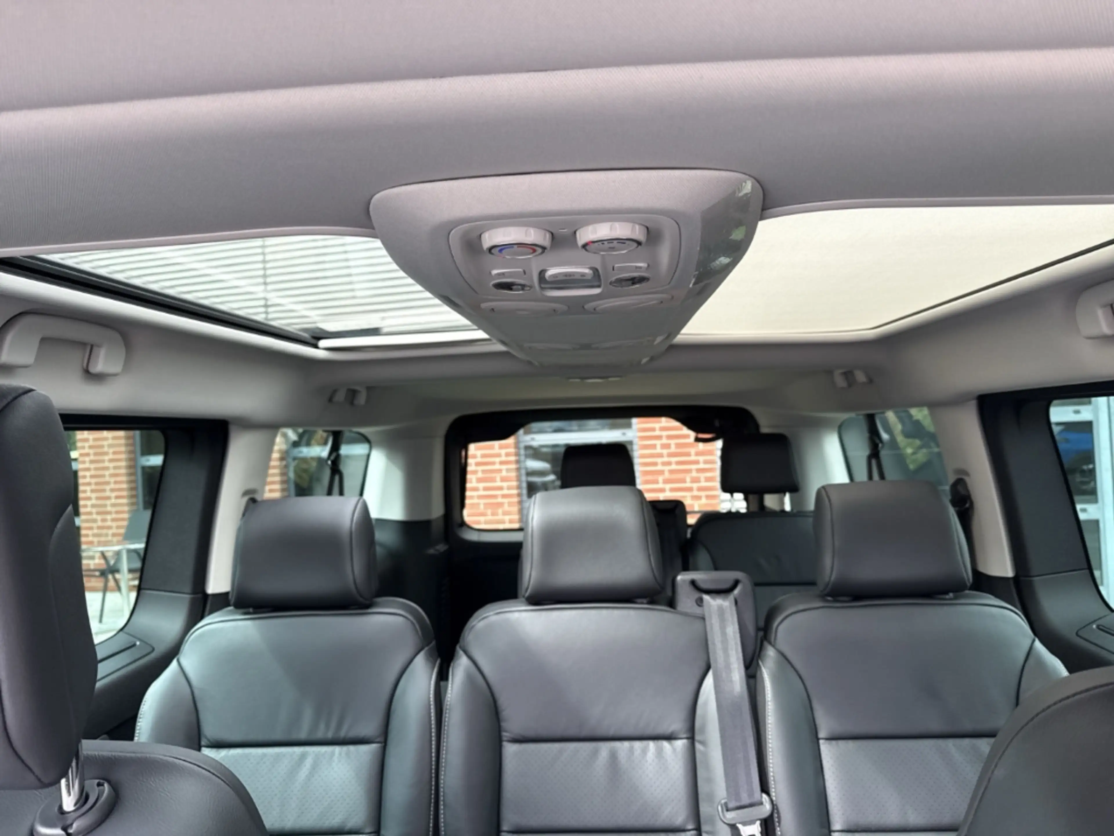Peugeot Traveller Allure L3 7-Sitzer*Navi*EPH*Kamera*Leder*Alu*Keyle — photo 14