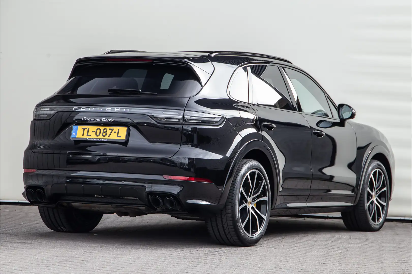 Porsche Cayenne 4.0 Turbo Pano, Burmester, Ceramic, Sportuitlaat, Zwart - 2