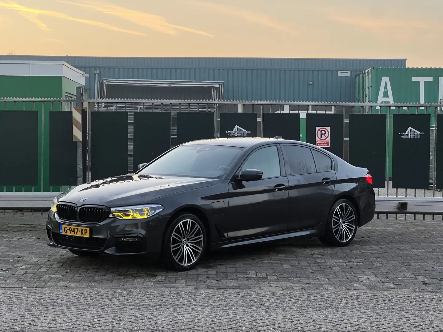 BMW 530 M-Sport l PHEV l Carplay l Head-up l e-drive Grijs - 1