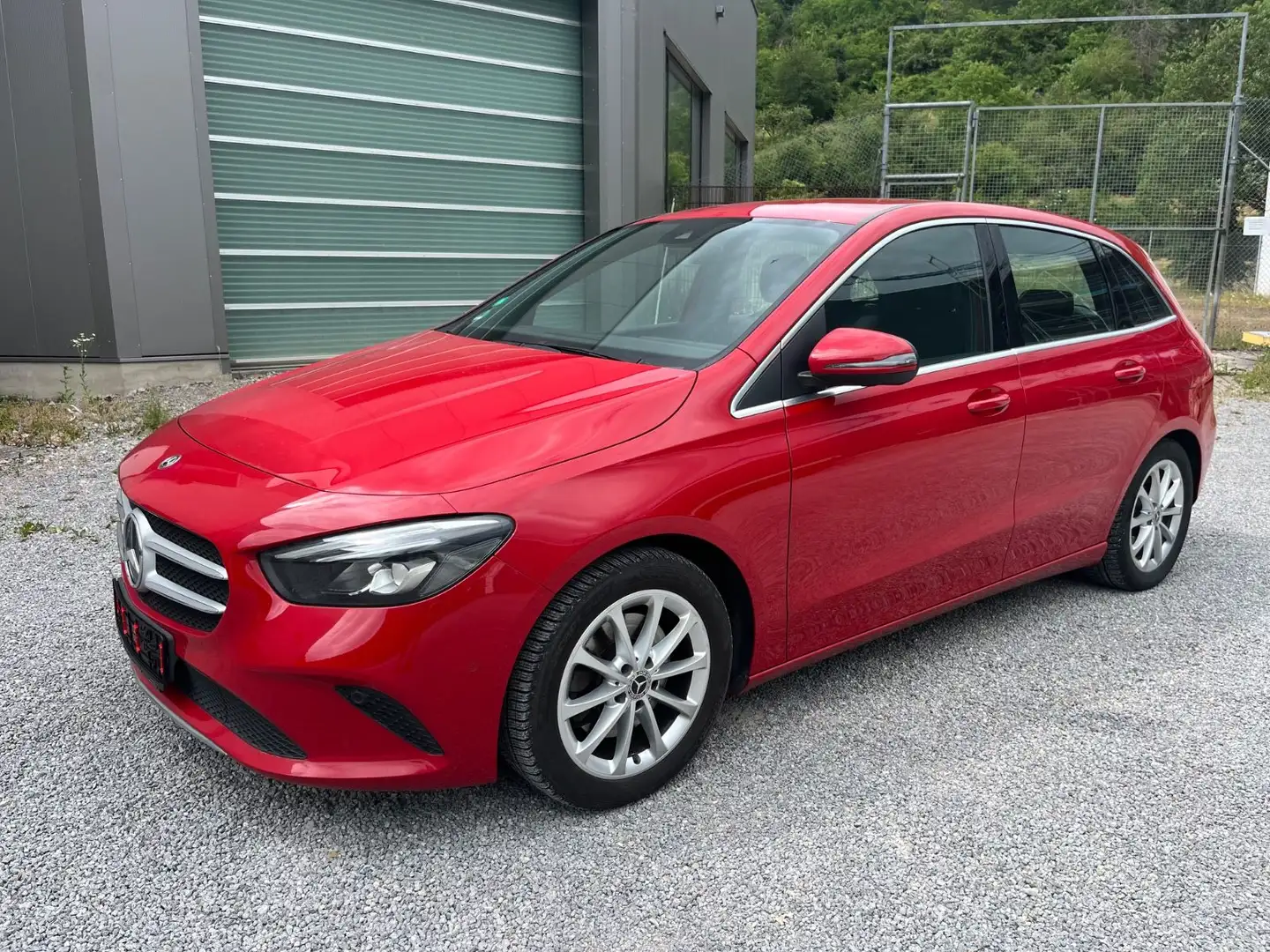 Mercedes-Benz B 220 4Matic Progrssive, AHK, SHZ, Navi Rot - 1