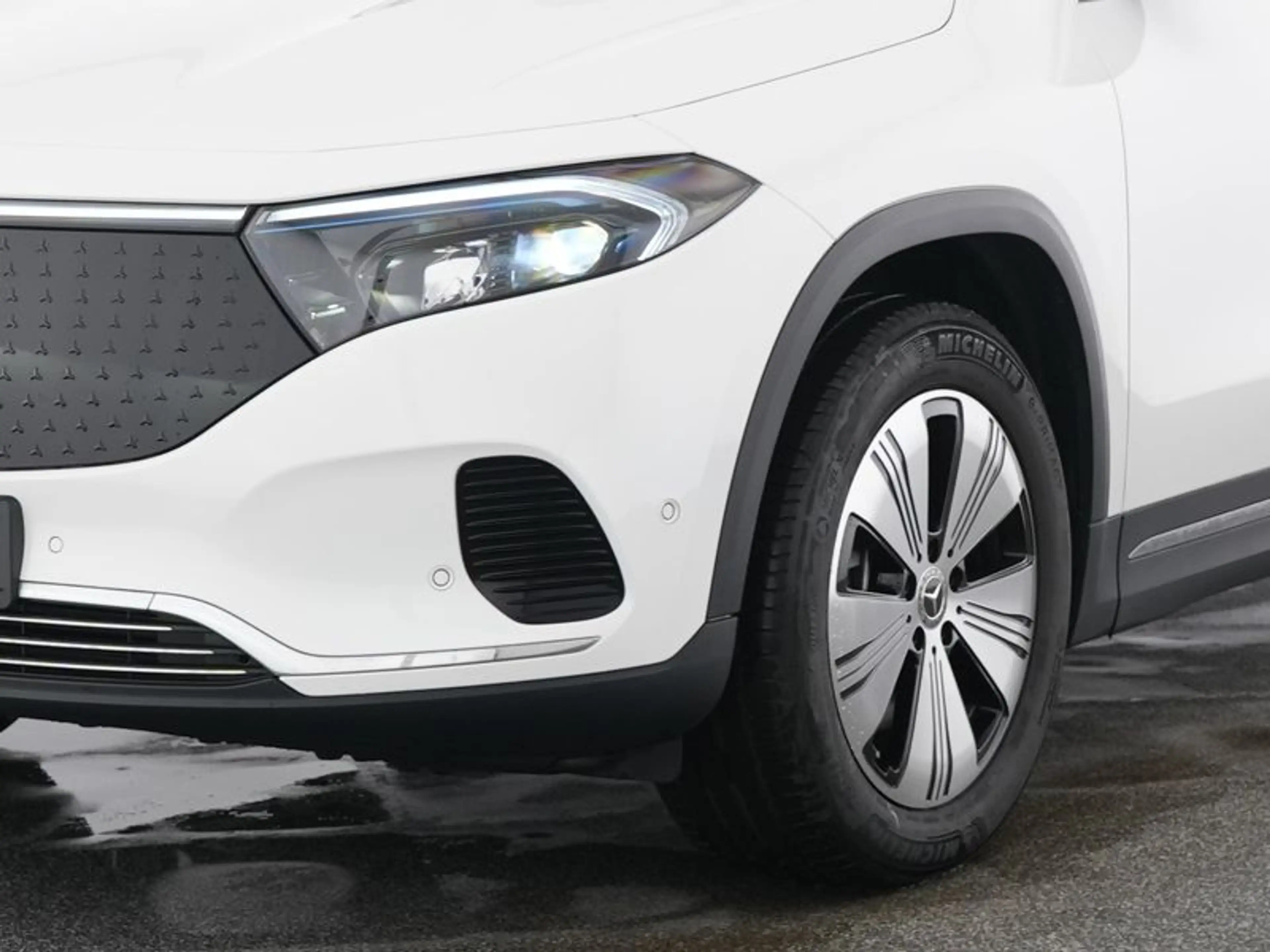 Mercedes-Benz EQA 300 4M Progressive*Advanced*LED*Kamera*DAB* — photo 4