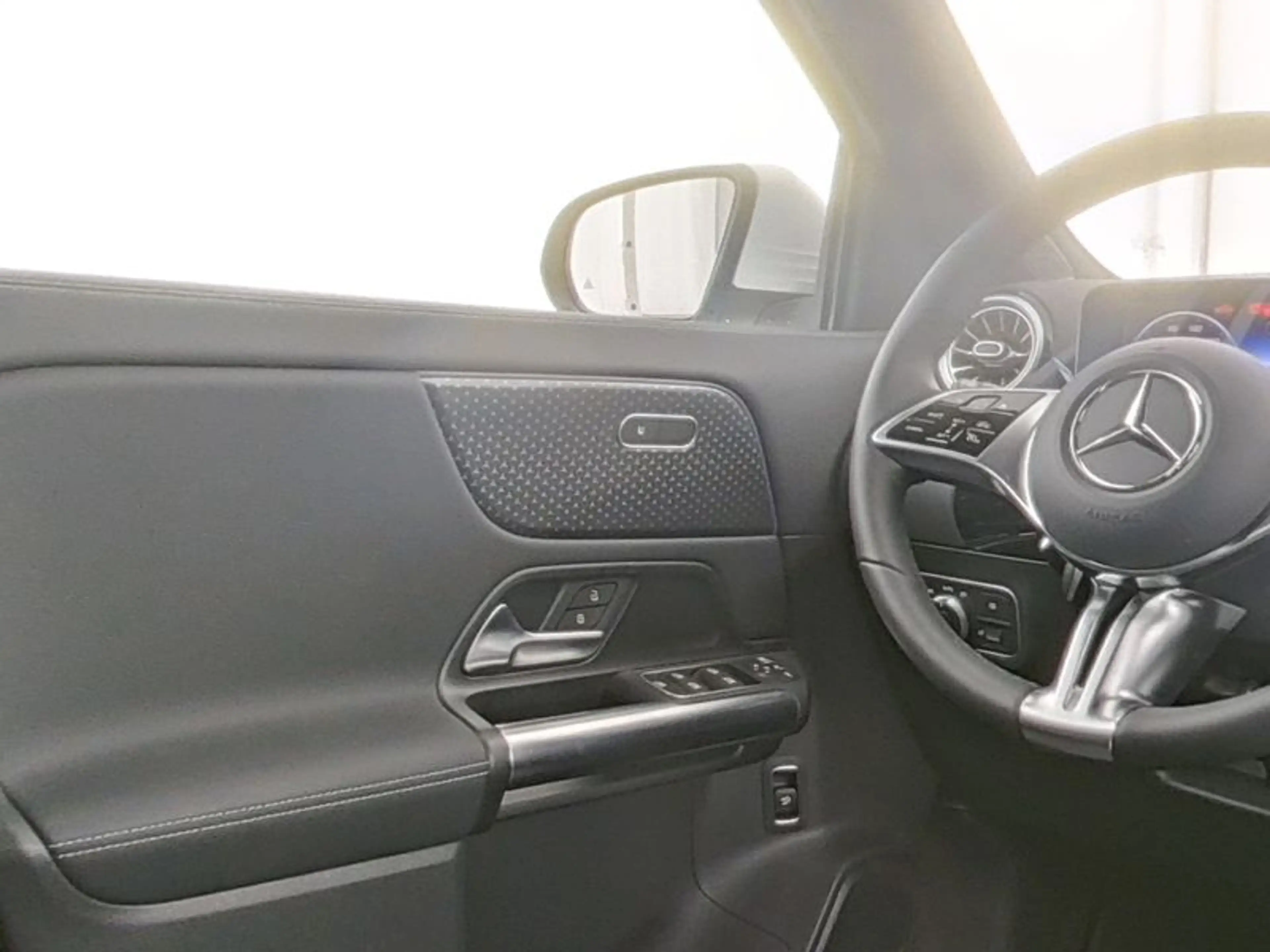 Mercedes-Benz EQA 300 4M Progressive*Advanced*LED*Kamera*DAB* — photo 9