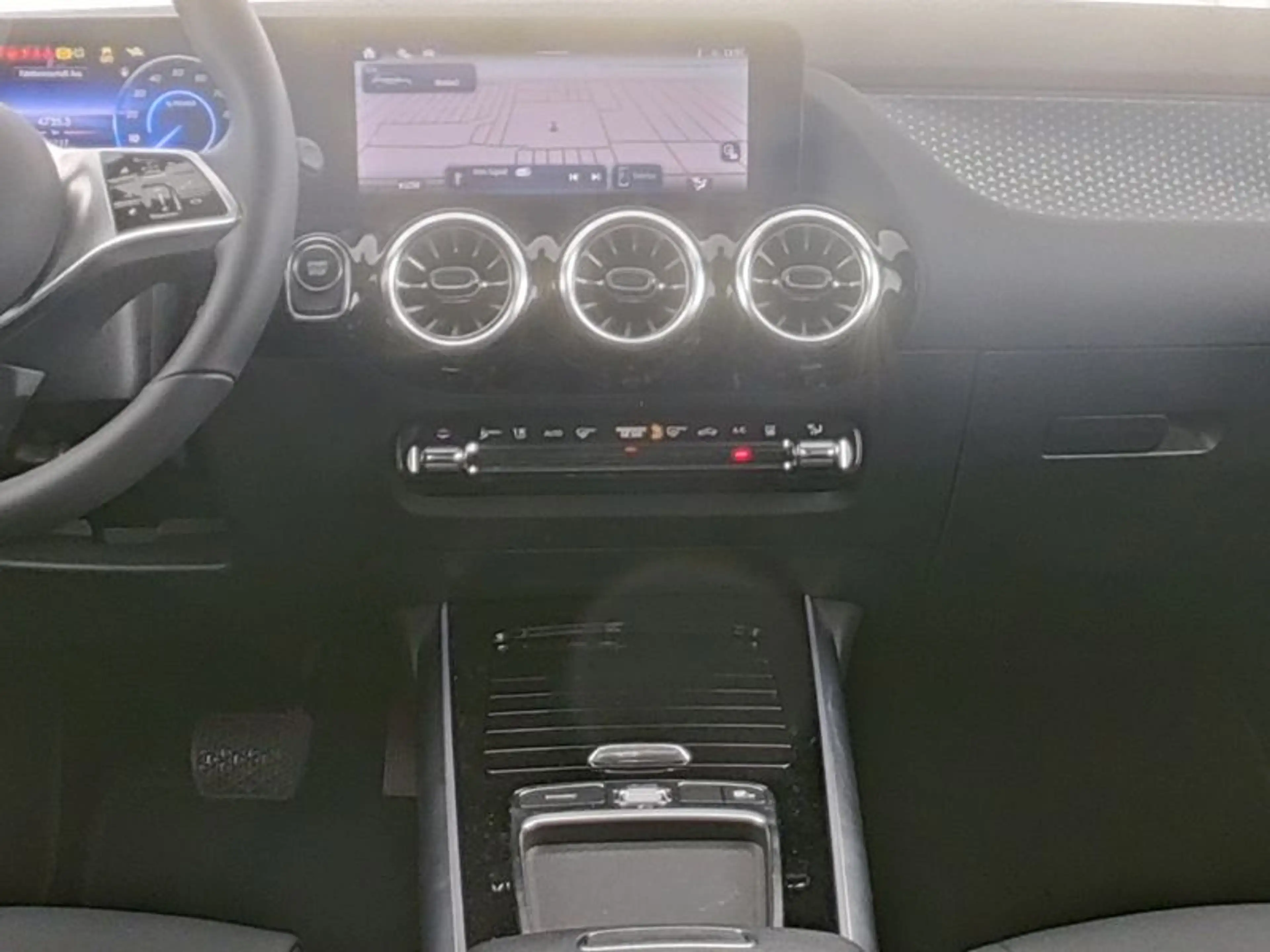 Mercedes-Benz EQA 300 4M Progressive*Advanced*LED*Kamera*DAB* — photo 5