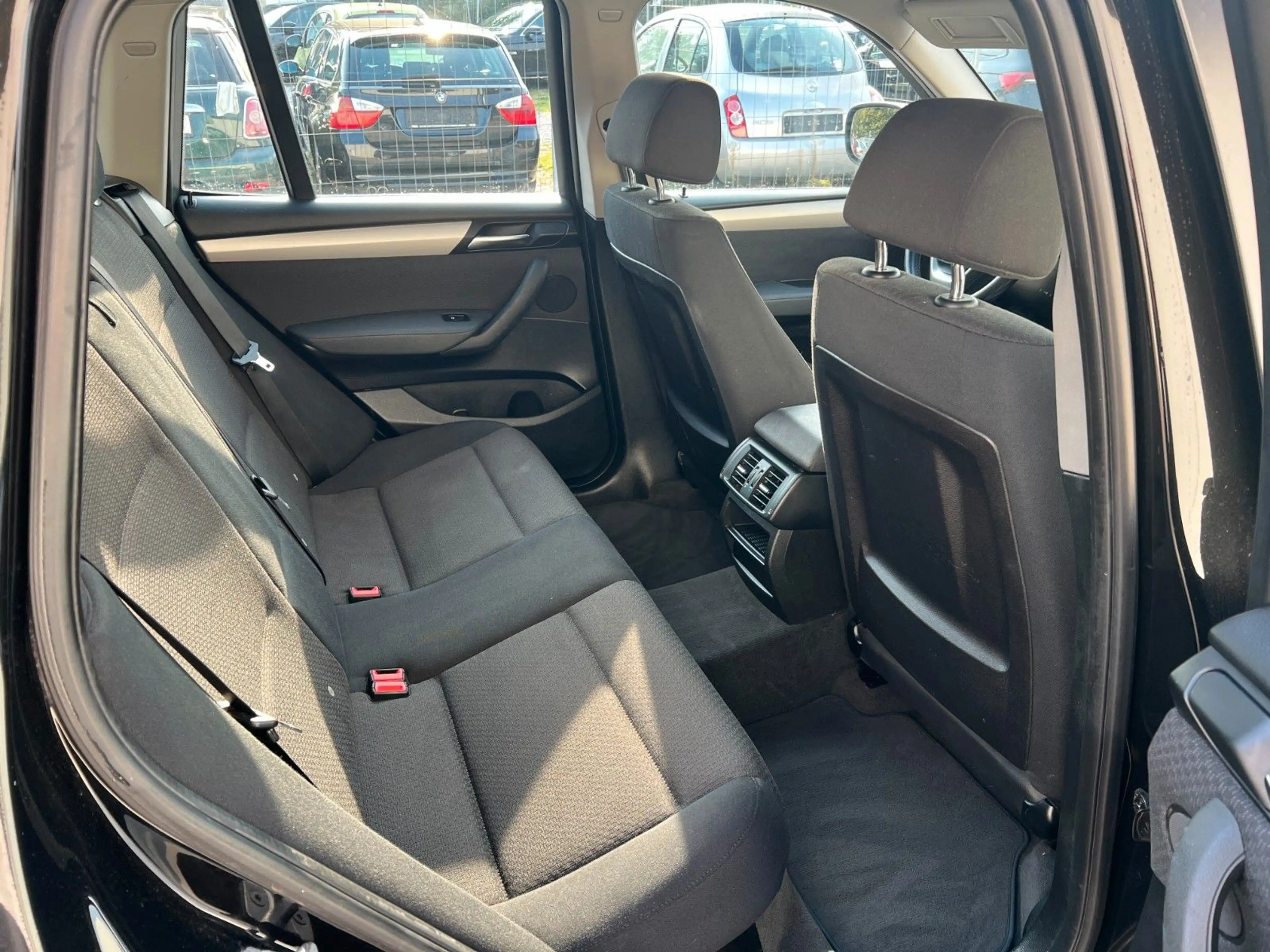 BMW X3 xDrive 20i *NAVI*AHK*KLIMA*SHZ* — photo 13