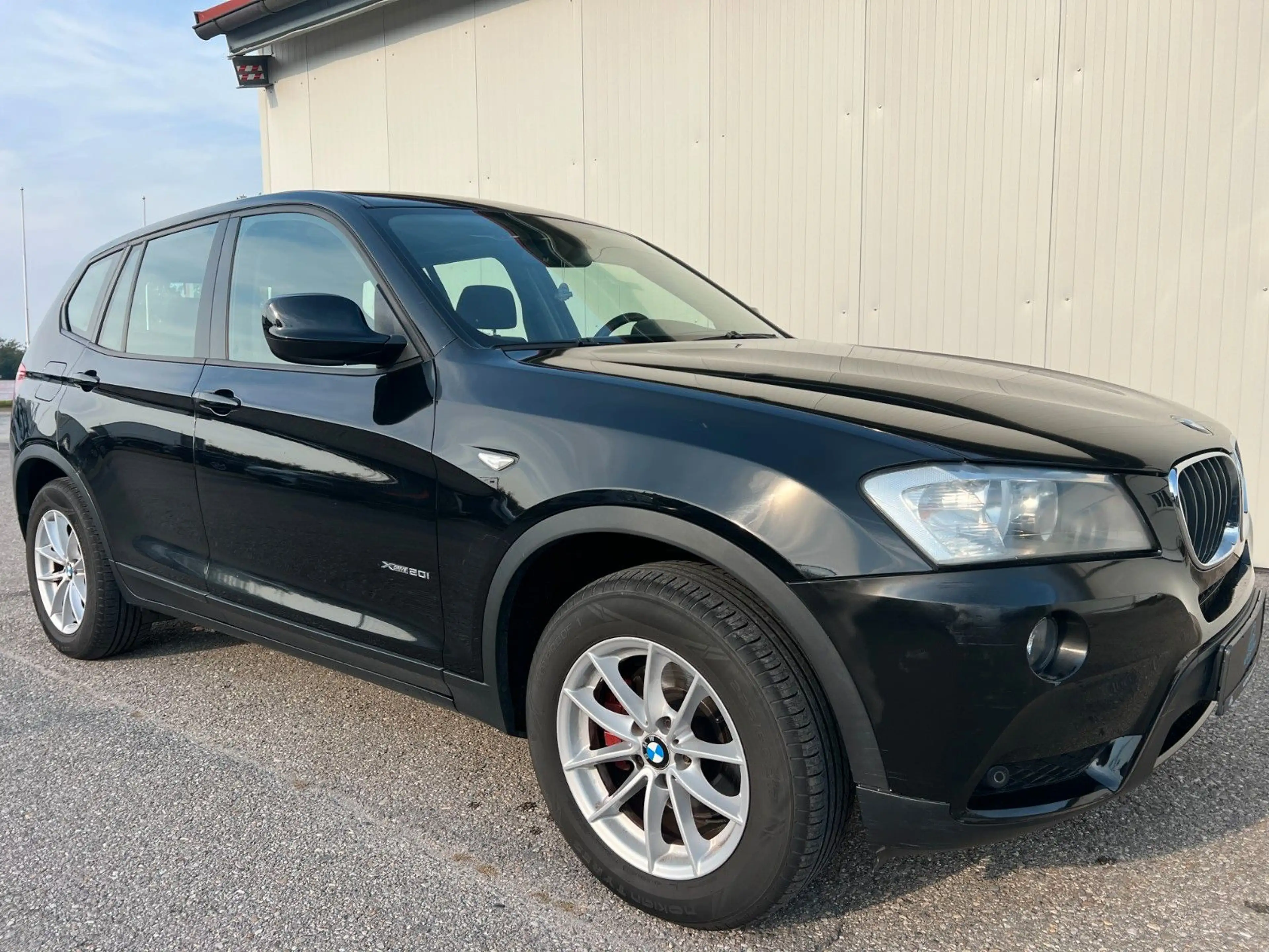 BMW X3 xDrive 20i *NAVI*AHK*KLIMA*SHZ* — photo 2