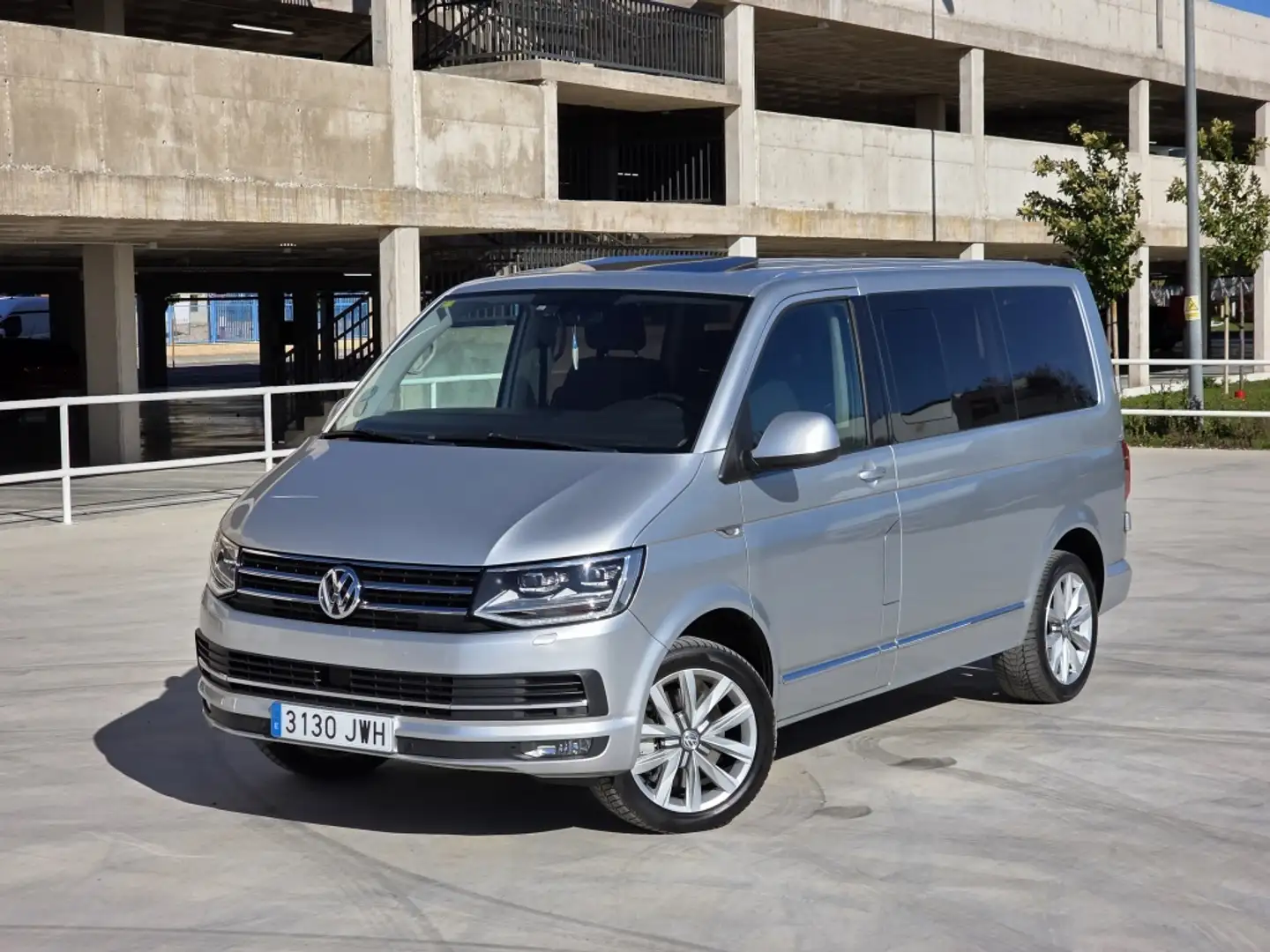 Volkswagen Caravelle Comercial 2.0TDI BMT Comfortline L DSG 1 Gris - 1