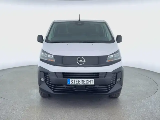 Opel Vivaro view 2