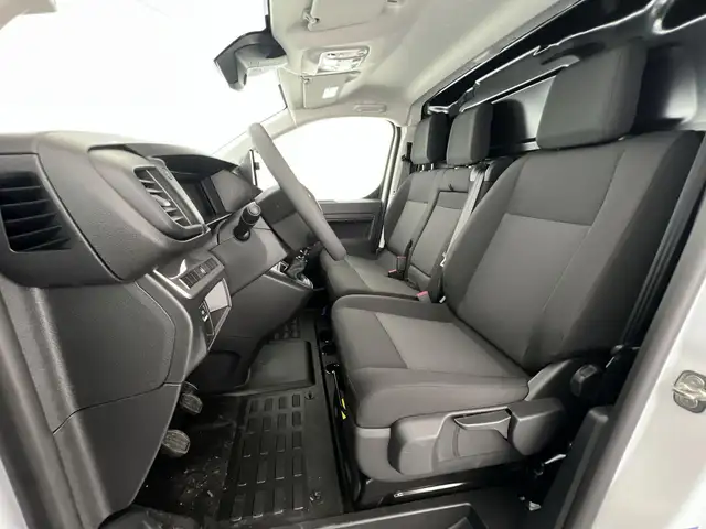Opel Vivaro view 8