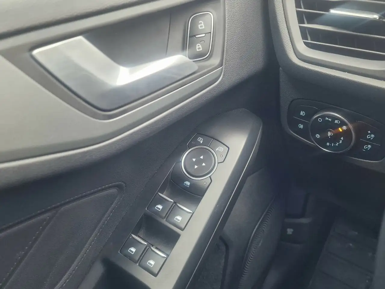 Ford Focus 1.0 EcoBoot Trend, миниатюра 16