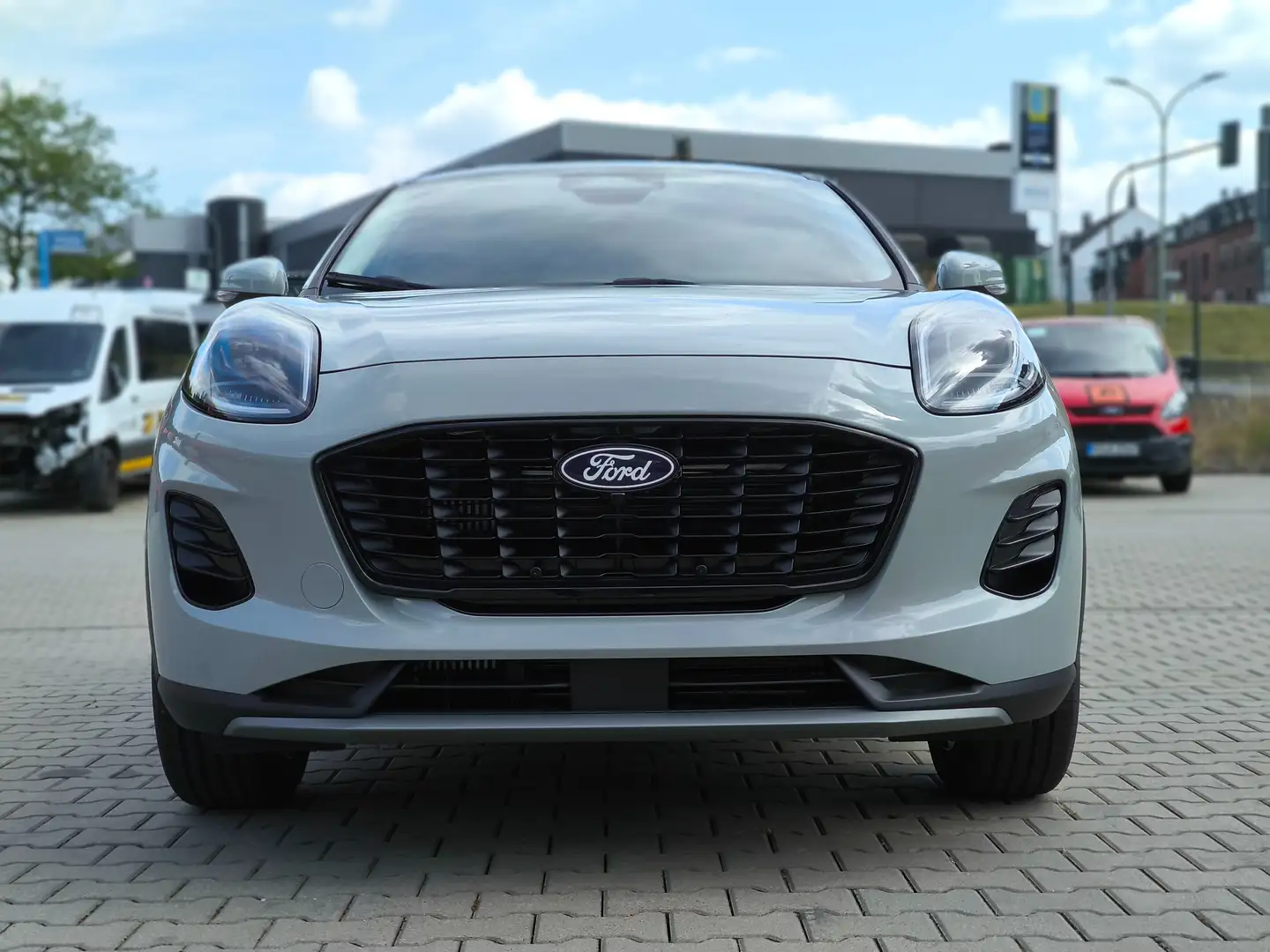 Ford Puma Titanium Grau - 1