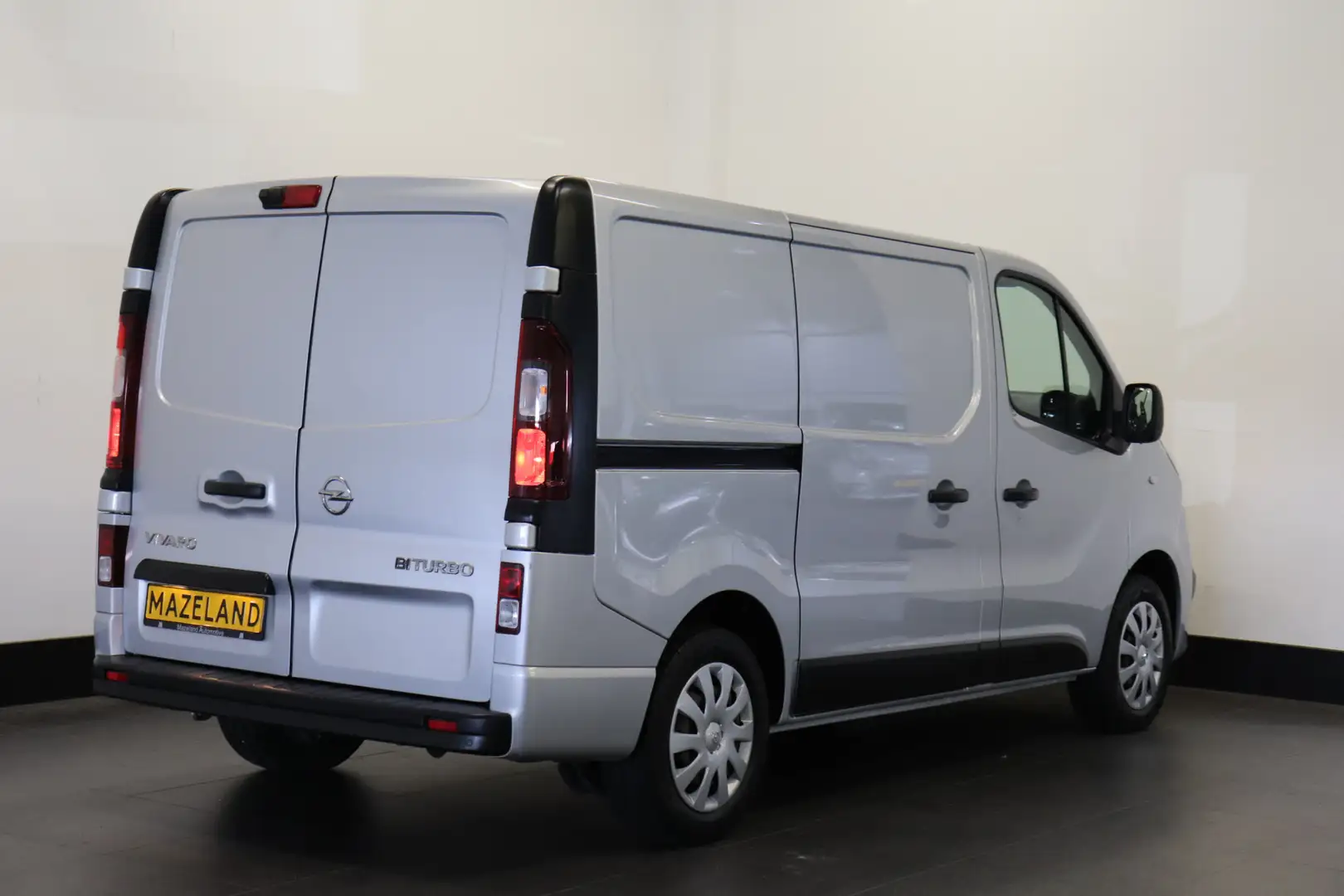 Opel Vivaro 1.6 CDTI 125PK - EURO 6 - Airco - Navi - Cruise - Zilver - 2