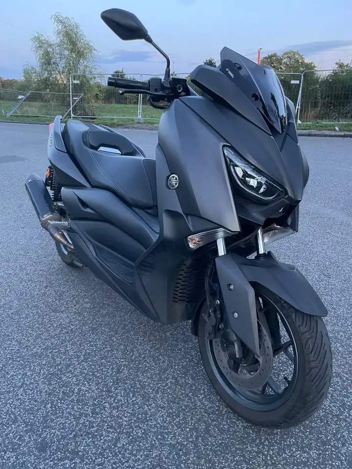 Yamaha X-Max 125