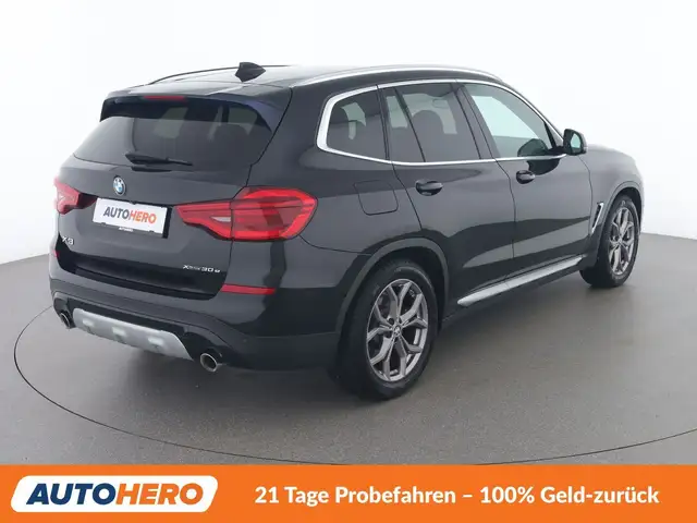 BMW X3 view 6